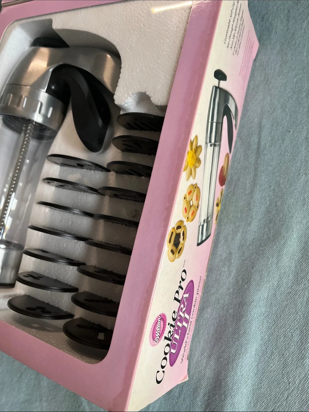 Wilton Cookie Pro Ultra II Cookie Press - Silver and Black